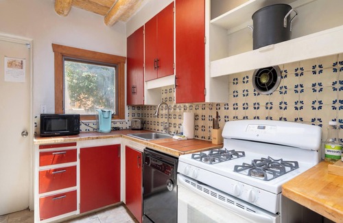 Southside Casa | Kiva Cottage | Fireplace, Patio, Near Downtown