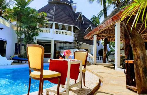 Galu Casa | Kivuli villas Diani ,located 2 minutes walk to the White sandy Diani Beach