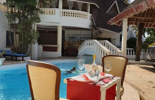 Galu Casa | Kivuli villas Diani ,located 2 minutes walk to the White sandy Diani Beach