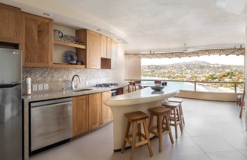 Playa la Madera Villa | Lujosa y moderna villa de 1 hab en Zihuatanejo (KK 301)
