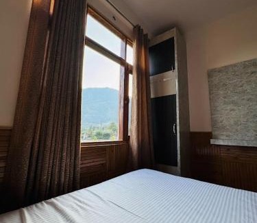 Shamshi Casa | KK Homestay Bhuntar - By Soma Stays