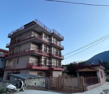 Shamshi Casa | KK Homestay Bhuntar - By Soma Stays