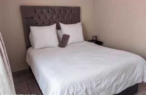 Katlehong Apartamento | Klaasy's 1 bedroom Cosy home Johannesburg South
