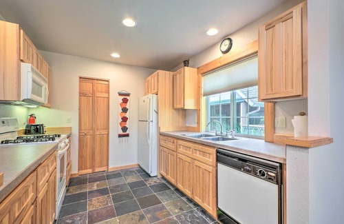 Klamath Falls Cabaña | Klamath Falls Family Cottage: Hike & Explore!