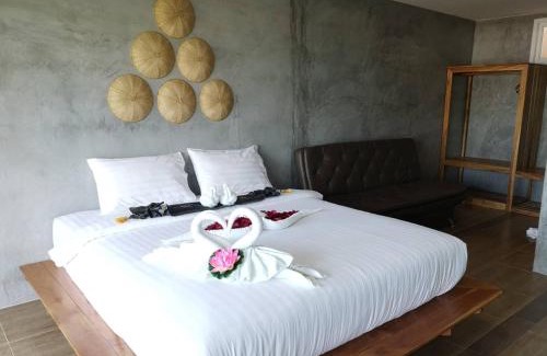 Khanom Complejo | Klang Aow Seafood & Resort