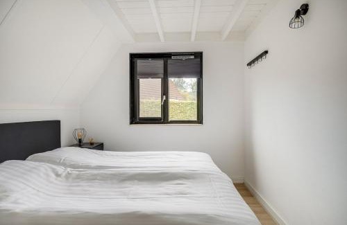 Zwiggelte Casa | Klapekster I Chique Chalet met Mooi Interieur