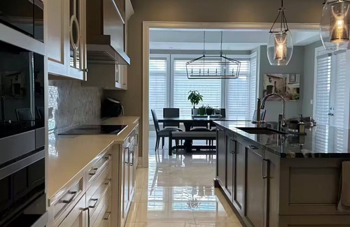 Vaughan Casa | Kleinburg Luxe Retreat | Chill Views Vibes
