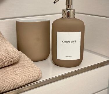 Scharbeutz Apartamento | Kleine Auszeit - inklusive Parkplatz & WiFi, Geschirrspüler, Waschmaschine & Terrasse mit Strandkorb - Perfekt für Urlaub & Business