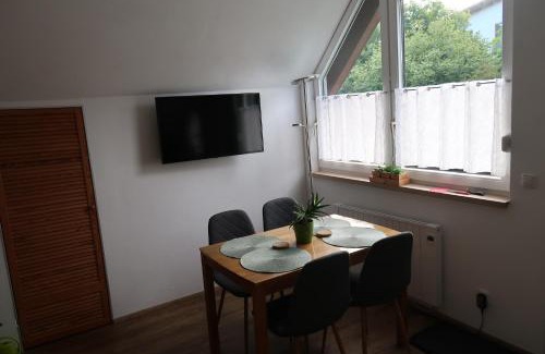 Laudenbach Apartamento | Kleine, gemütliche Dachgeschosswohnung