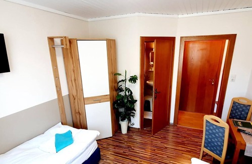 Seeboden Cabaña | Kleines Doppelzimmer Alleeblick - Gästehaus Bärwald
