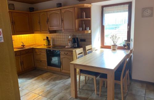 Niederemmel Apartamento | Kleines Ferienhaus Nicole