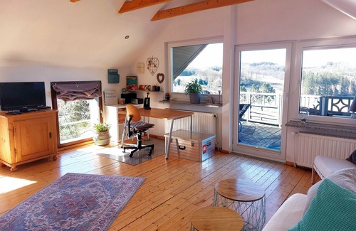 Halver Casa | Kleines Haus Mitten in der Natur mit Eigener Terrasse und Sonnenbalkon