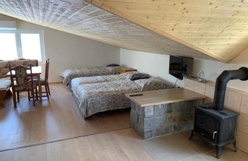 Pritluky Apartamento | Klidné a vyjímečné ubytování nad sklepem - Přítluky Garance na počasí!