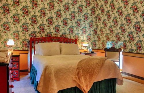 Pella Cama Y Desayuno | Klompen Suite at Pella Mansion