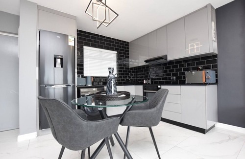 Century City Apartamento | knightsbridge luxury apartments by Search4Property