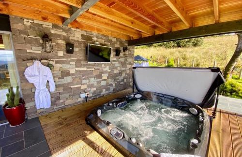 Cove Casa | Knockderry Lodge -Private Luxury pet-friendly accommodation in Scotland with hot tub