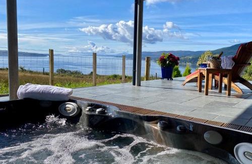 Cove Casa | Knockderry Lodge -Private Luxury pet-friendly accommodation in Scotland with hot tub