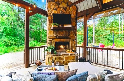 Hochatown Casa | Knotty and Nice Luxury Cabin