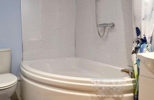 Bideford Casa | Knotty Corner Cottage