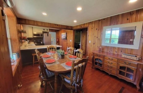 Fontana Dam Cabaña | Knotty & Nice Cottage Mountain Views, Near Tail of the Dragon, & Fontana Village