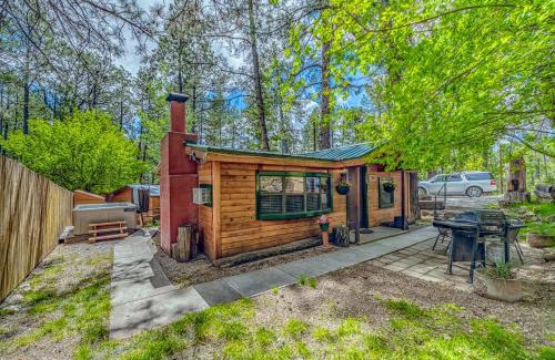 Ruidoso Casa | Knotty Pine: A Cute Ruidoso Classic with a Private Hot Tub!