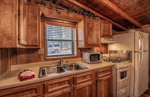 Ruidoso Casa | Knotty Pine: A Cute Ruidoso Classic with a Private Hot Tub!