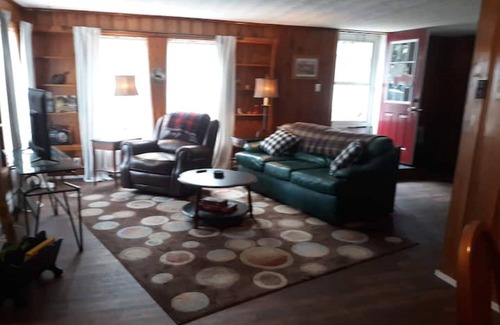 Edinboro Cabaña | Knotty Pine, cozy and eclectic cottage