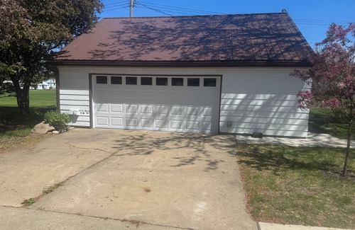 Knoxville Apartamento | Knoxville Den: Walk to Track, Great for Families & Crews