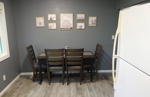 Knoxville Casa | Knoxville's BEST! Private Acreage! Close to town & 3 acres to enjoy!