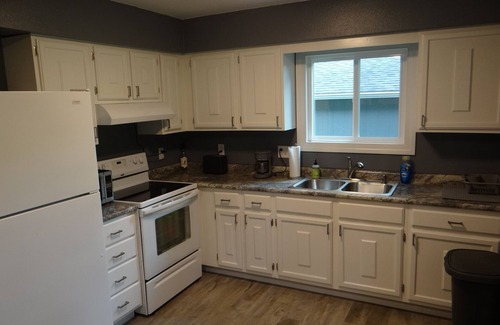 Knoxville Casa | Knoxville's BEST! Private Acreage! Close to town & 3 acres to enjoy!