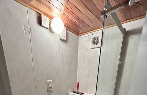 Klemskerke Chalet De Esquí | Knusse Woning bij het Strand en het Centrum van De Haan