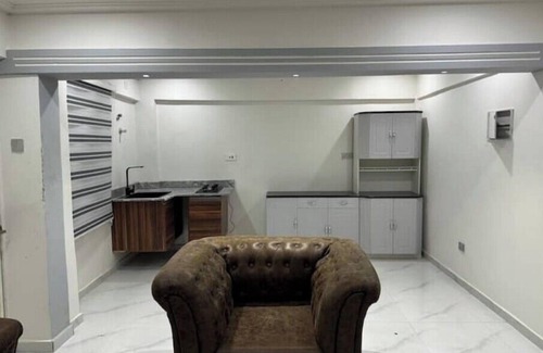 Roman Ridge Condominio | Kobbys Brands offers accommodation along the Accra-Team Motorway.