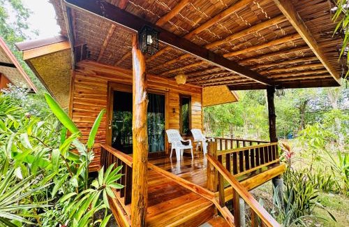 Nuea Khlong Hostal | Koh Jum Bungalow & Hostel