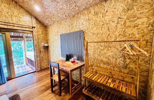 Nuea Khlong Hostal | Koh Jum Bungalow & Hostel