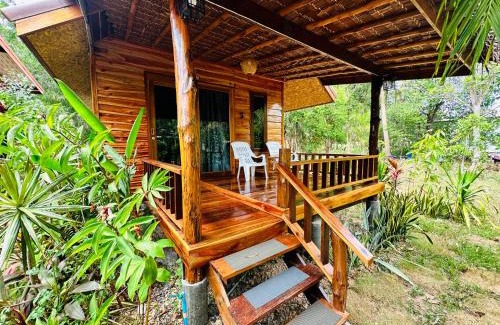 Nuea Khlong Hostal | Koh Jum Bungalow & Hostel