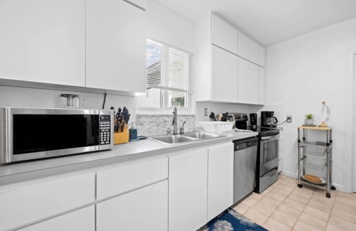 Southwest Casa | Koi Pond Oasis: Near Beach & Downtown