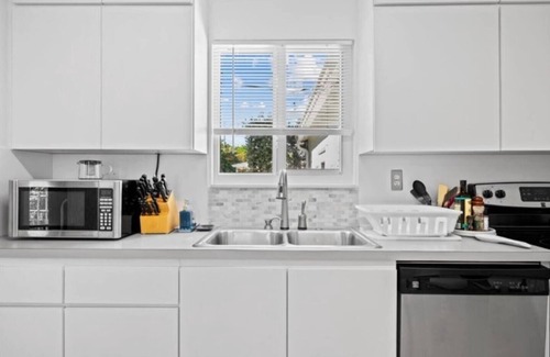 Southwest Casa | Koi Pond Oasis: Near Beach & Downtown
