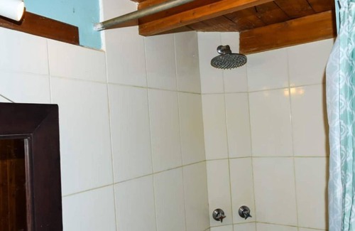 Langata Cabaña | Koi Rustic Cottage
