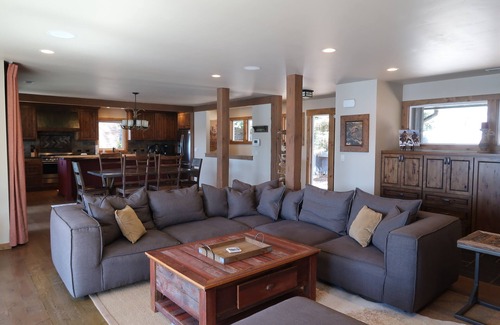Coeur d'Alene Casa | Kokanee Bay Beach House Lake Coeur d'Alene!