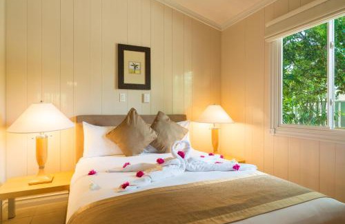 Venetian Road Settlement Complejo | Kokomo Botanical Resort - Caribbean Family Cottages