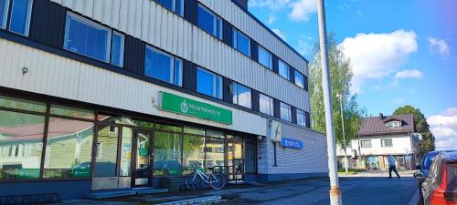 Iisalmi Apartamento | Kokonainen huoneisto olohuone makuualkovi ja keittiö ei suihkuh Iisalmen keskusta