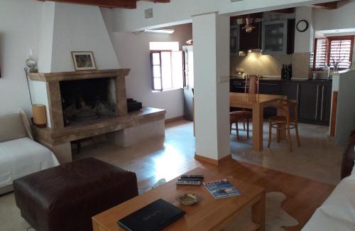 Cove Tri Zala (Zrnovo) Apartamento | Kolenda Apartment