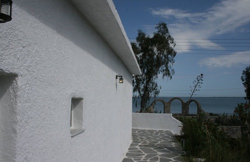 Atalanti Apartamento | KOLLITAKI - apartment on the beach road. Couple or family of three friendly