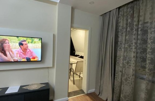 Blloku Apartamento | Komatas Modern Apartments in Bllok Area