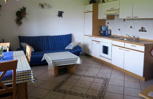 Kirchdorf im Wald Apartamento | Komfortable und Ebenerdige Ferienwohnung mit Liegewiese