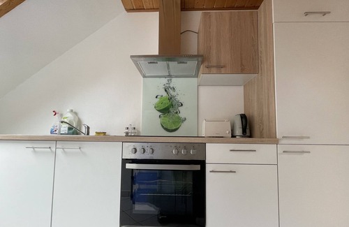 Sudstadt Apartamento | Komfortable und Helle Wohnung mit Balkon in der Nähe von Stadt