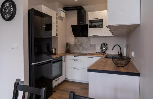 Ozarow Mazowiecki Apartamento | Komfortowy Apartament Nadbrzeżna blisko Warszawy z Parkingiem