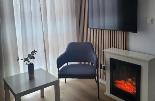 Bad Zwischenahn Apartamento | KomfortPlus modernes Premium Apartment - Top Lage - Balkon - Parkplatz