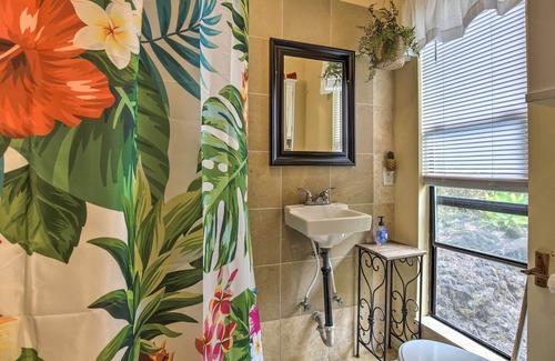 Honalo Apartamento | Kona Cottage w / Lanai y vistas al mar en Coffee Farm!
