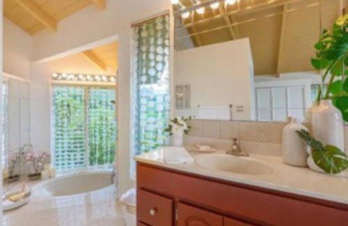Holualoa Casa | Kona Ironman Family Home, Secluded Paradise